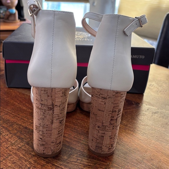 NIB Vince Camuto Ciestie Heel - Picture 4 of 9